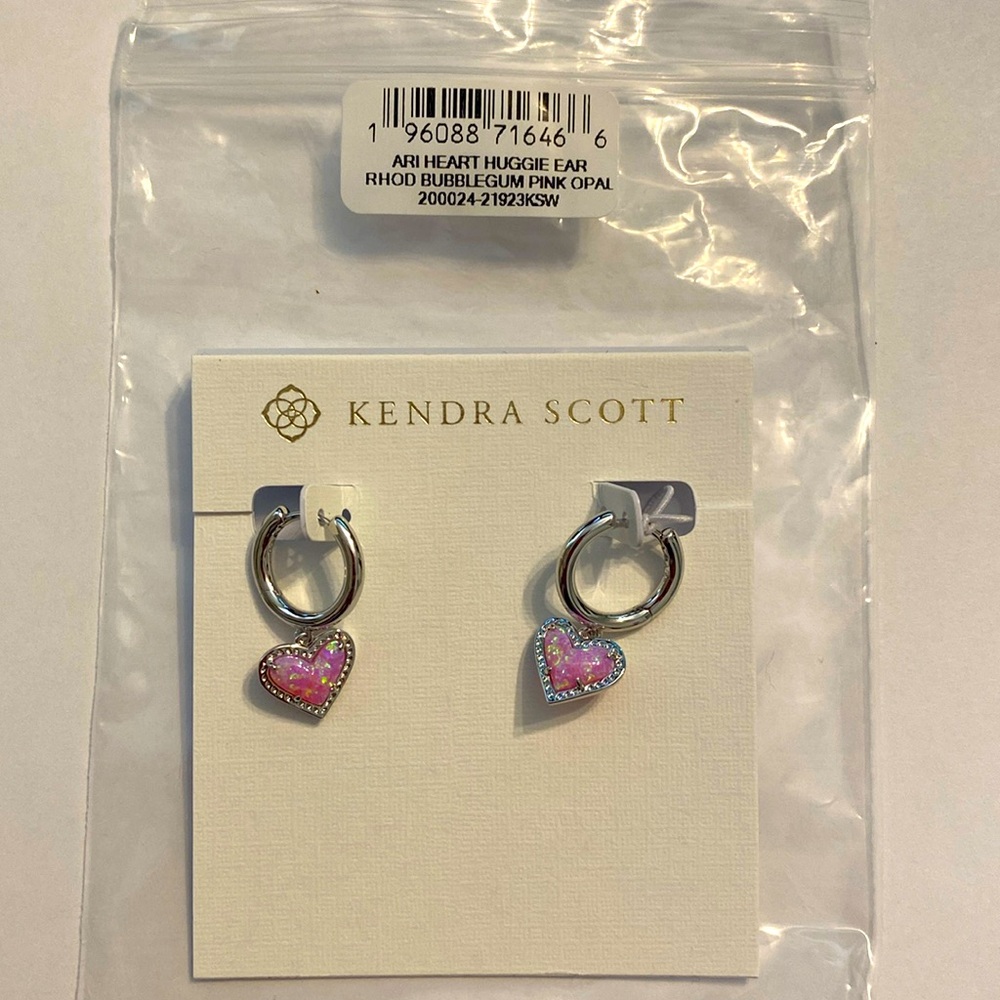 NWT Kendra Scott earrings